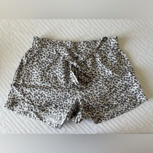 Aerie New WithTags Gray Leopard Print paper bag camp Shorts Size Large
